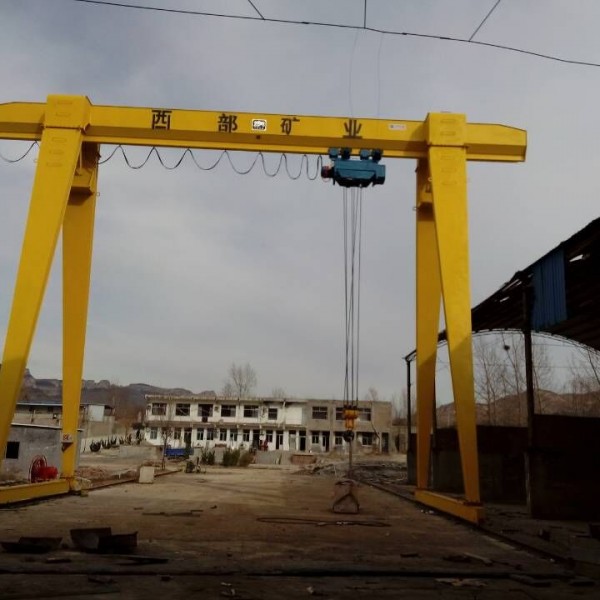 MH型25吨跨度13起升高度9米门式起重机 MH type 25t gantry crane